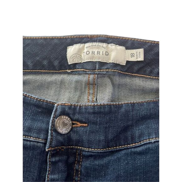 Torrid Women's Blue Mid Rise Medium Wash Distressed Ex-Boyfriend Jeans Size 18 - Picture 8 of 13